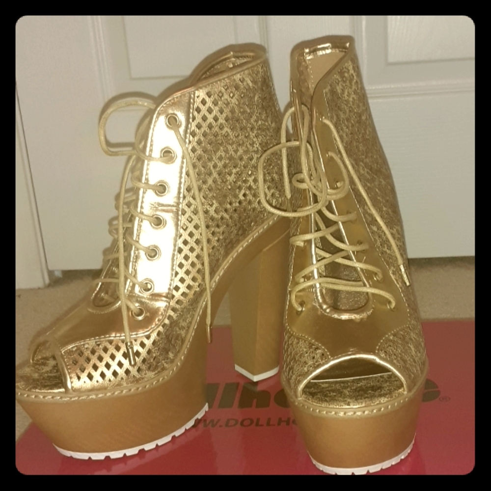 Dollhouse lace up bty